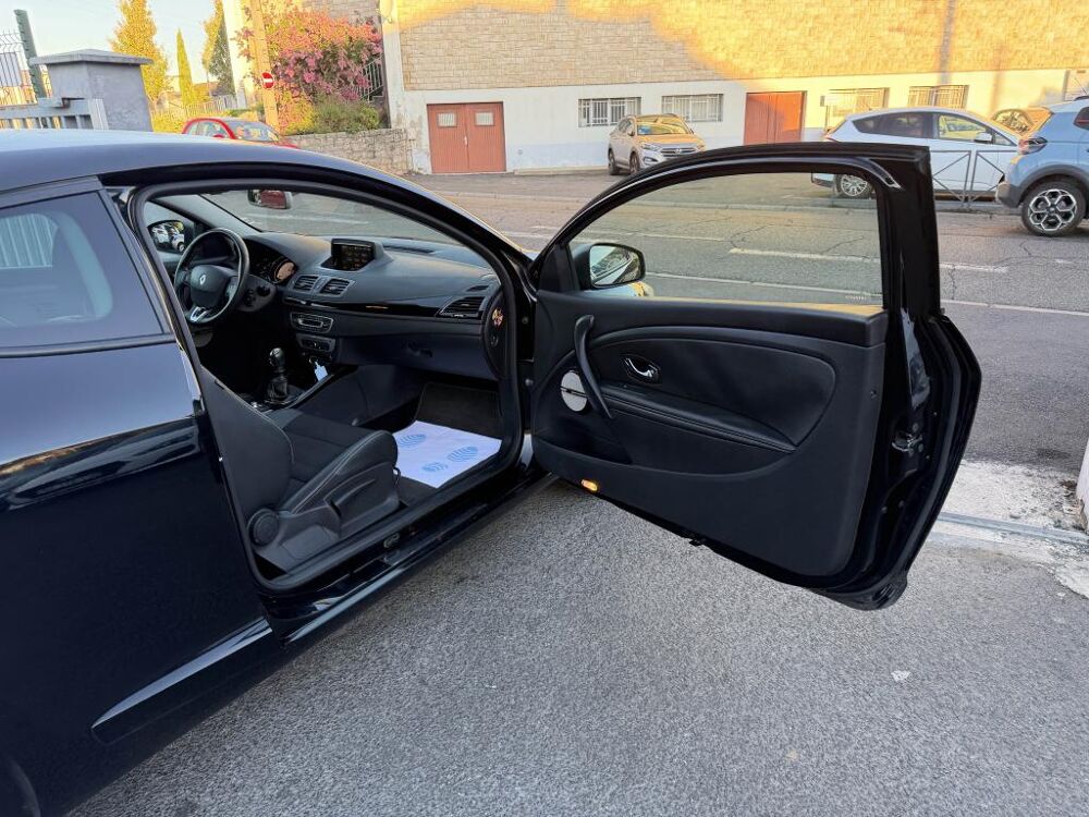 M&eacute;gane Coup&eacute; 1.5 Energy dCi - 110 Bose gps + clim + camera AR + Rad 2014 occasion 19100 Brive-la-Gaillarde