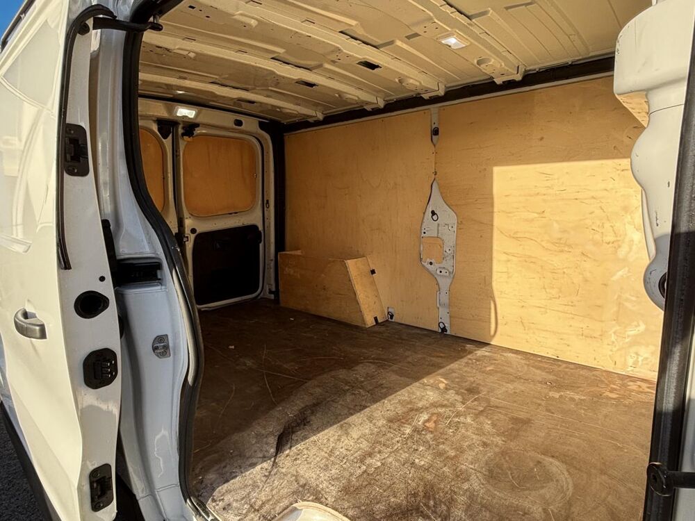 Trafic L2H1 1300 Kg 1.6 dCi 125 Grand Confort CARPLAY GALLERIE 2018 occasion 49070 Beaucouz&eacute;