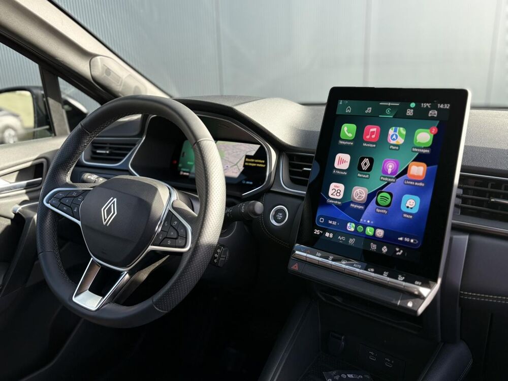 Symbioz E-Tech Full Hybrid 145 Iconic avec Cam&eacute;ra 360&deg;, et Hayon mai 2025 occasion 35300 Foug&egrave;res