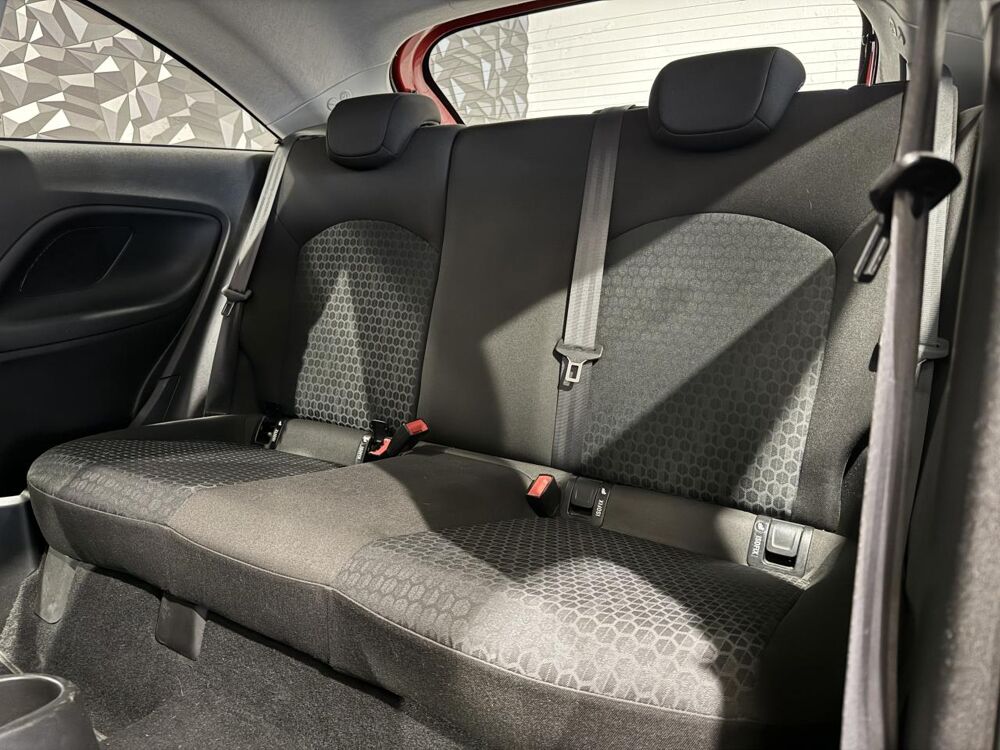 Corsa 1.2i - 70 E BERLINE Edition 2016 occasion 78680 &Eacute;p&ocirc;ne