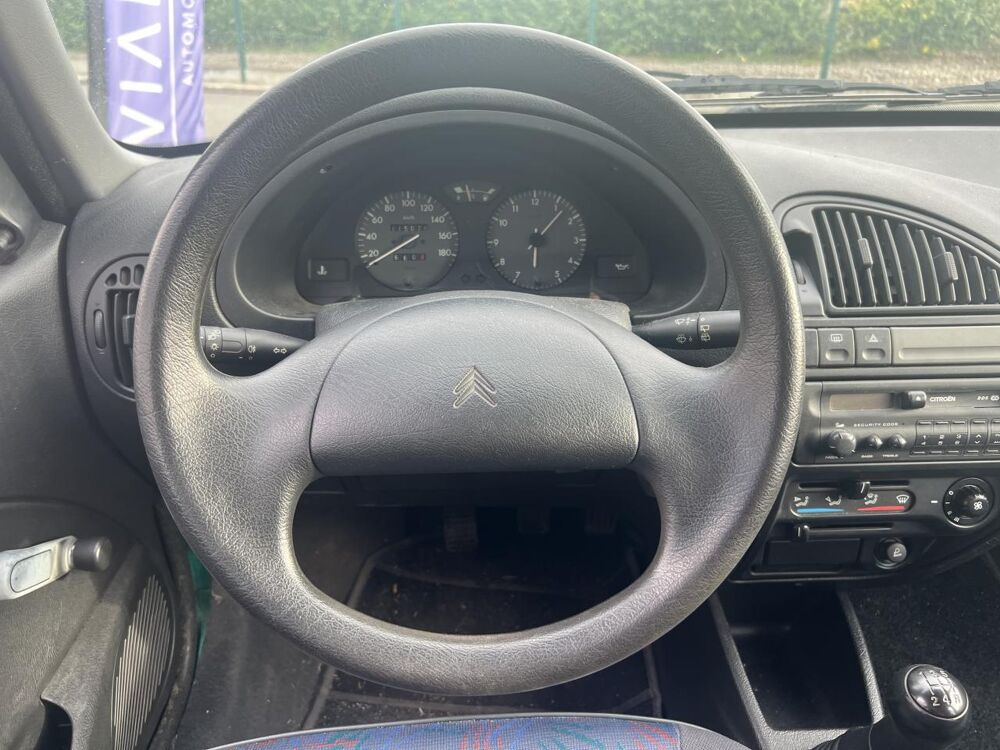 Saxo 1.0i BERLINE - 5 PORTES - 50 CV - ATTELAGE (DISTRI NEUVE) 1998 occasion 49070 Beaucouz&eacute;