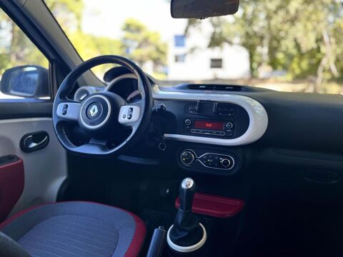 Twingo 1.0 SCe 70CH - 2E MAIN - 4 PNEUS NEUFS - CLIM AUTO - BLUETOO 2017 occasion 13760 Saint-Cannat