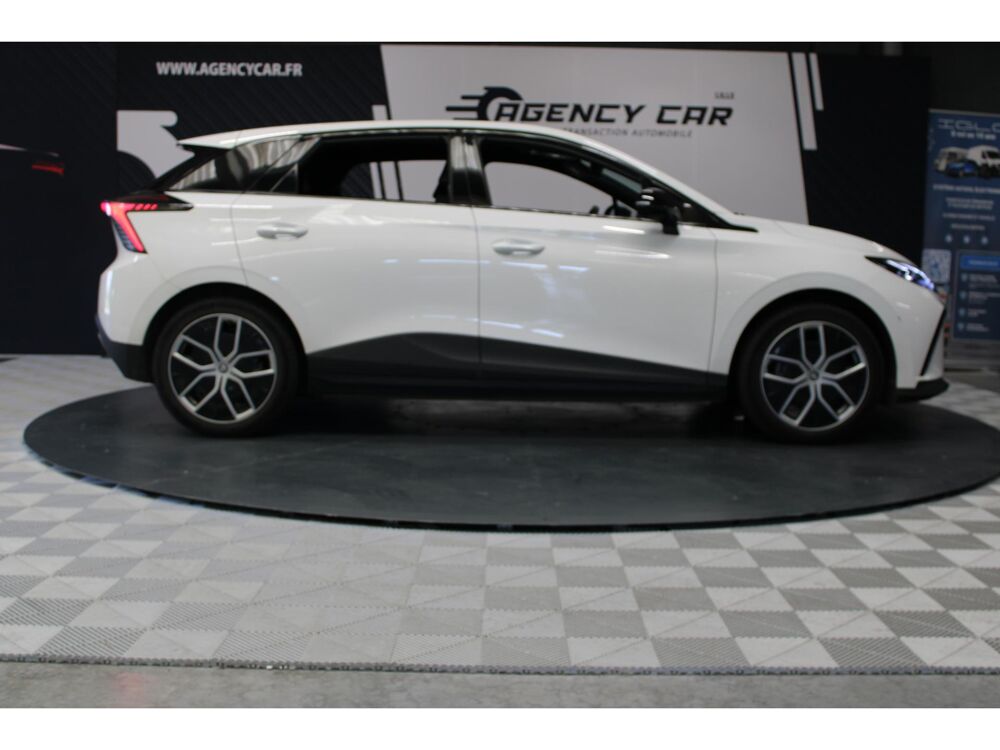 MG4 204 64-2 KWh Luxury Entretien Complet 2023 occasion 59493 Villeneuve-d'Ascq