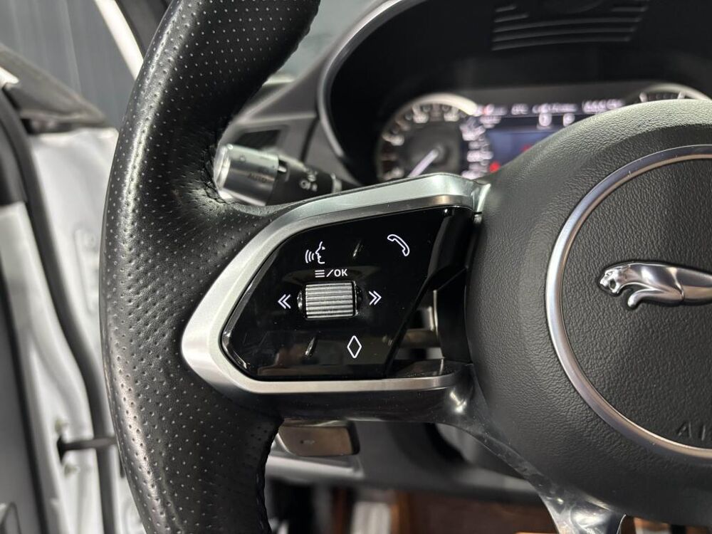E-PACE P300e - PHEV - BVA - Stop/Start - AWD R-Dynamic Black Editi 2022 occasion 47200 Saint-Pardoux-du-Breuil