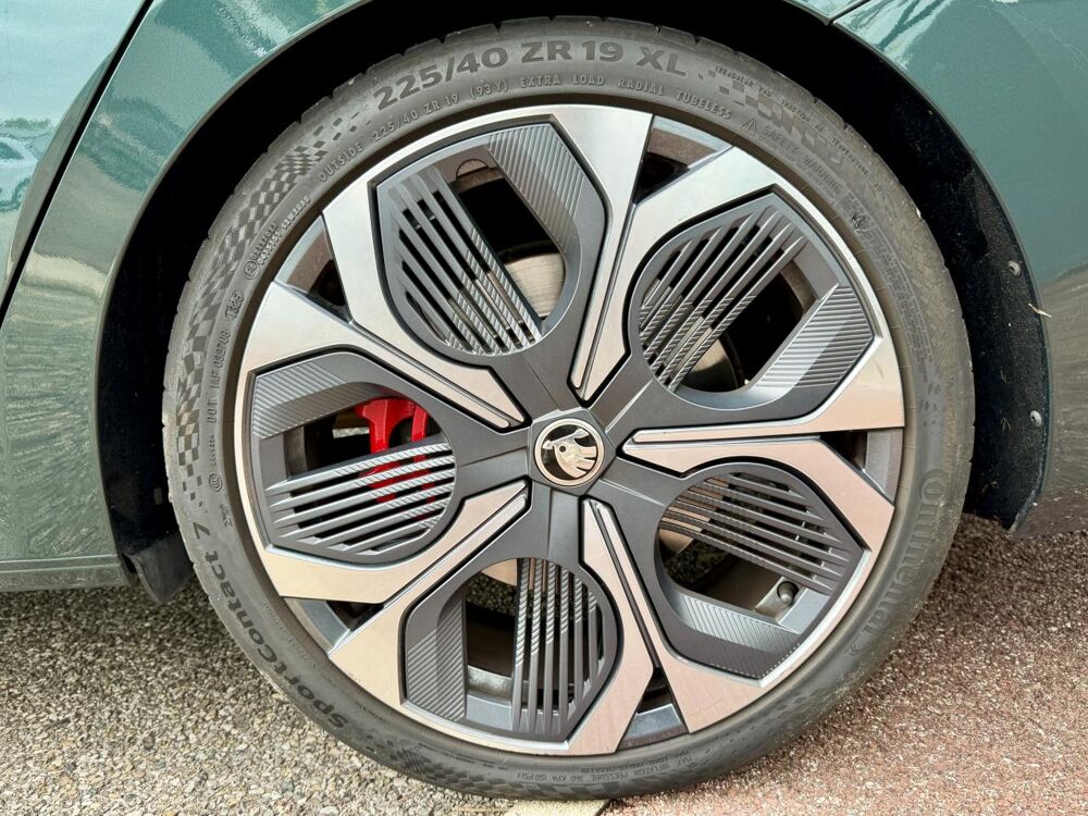 Octavia RS Combi 2.0 TFSI 265 DSG 7 DCC pilot&eacute;es Phase 2 2024 occasion 38330 Montbonnot-Saint-Martin