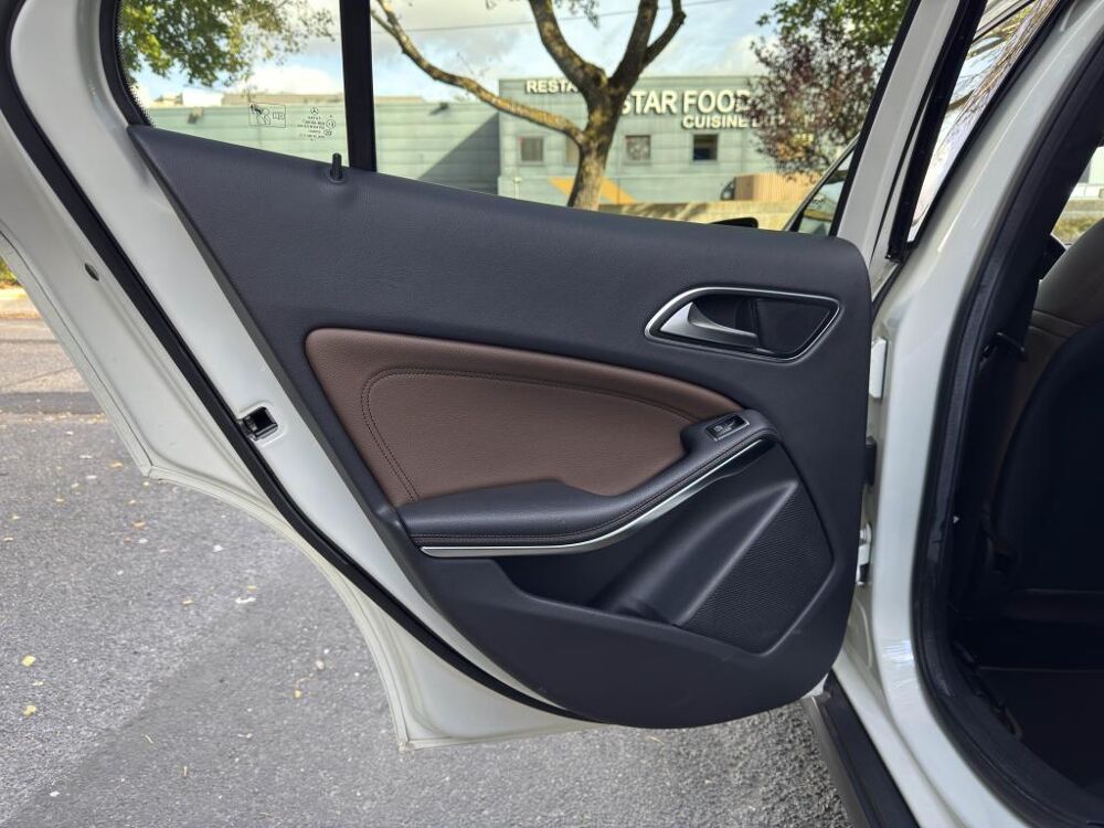 Classe GLA 220 CDI - BV 7G-DCT - BM X156 Edition 1 4-Matic 2015 occasion 77185 Lognes