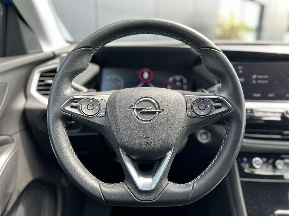 Grandland 1.6 Hybrid 225 Ultimate Auto avec Cam&eacute;ra 360&deg;, Si&egrave;ges &eacute;lectr 2022 occasion 35300 Foug&egrave;res