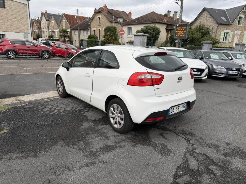 Rio 1.2i - 85 Style + clim 2013 occasion 19100 Brive-la-Gaillarde