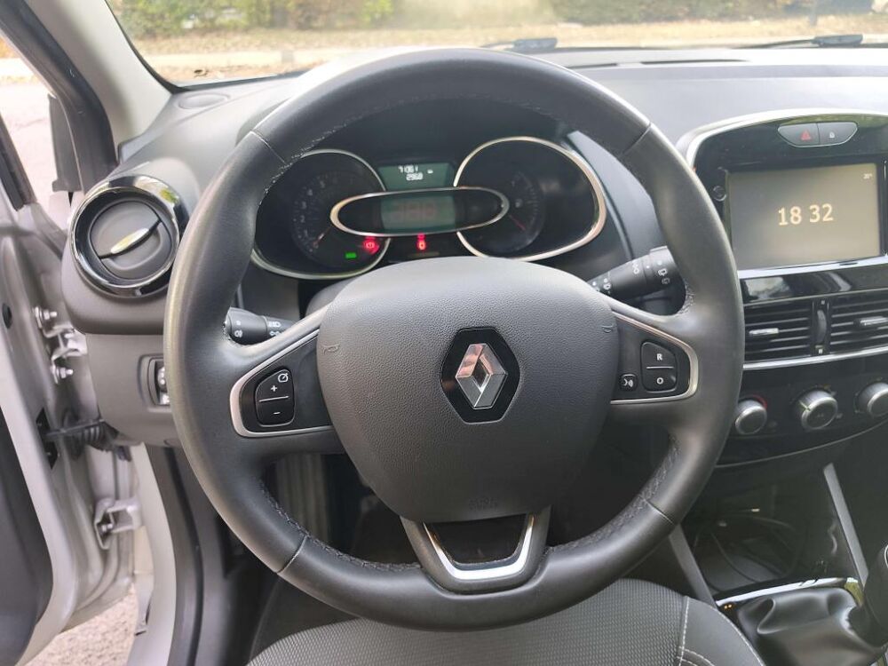 Clio 0.9 TCe - 90 IV BERLINE Zen PHASE 2 2018 occasion 77185 Lognes