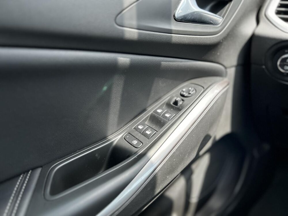 Grandland 1.6 Hybrid 225 Ultimate Auto avec Cam&eacute;ra 360&deg;, Si&egrave;ges &eacute;lectr 2022 occasion 35300 Foug&egrave;res