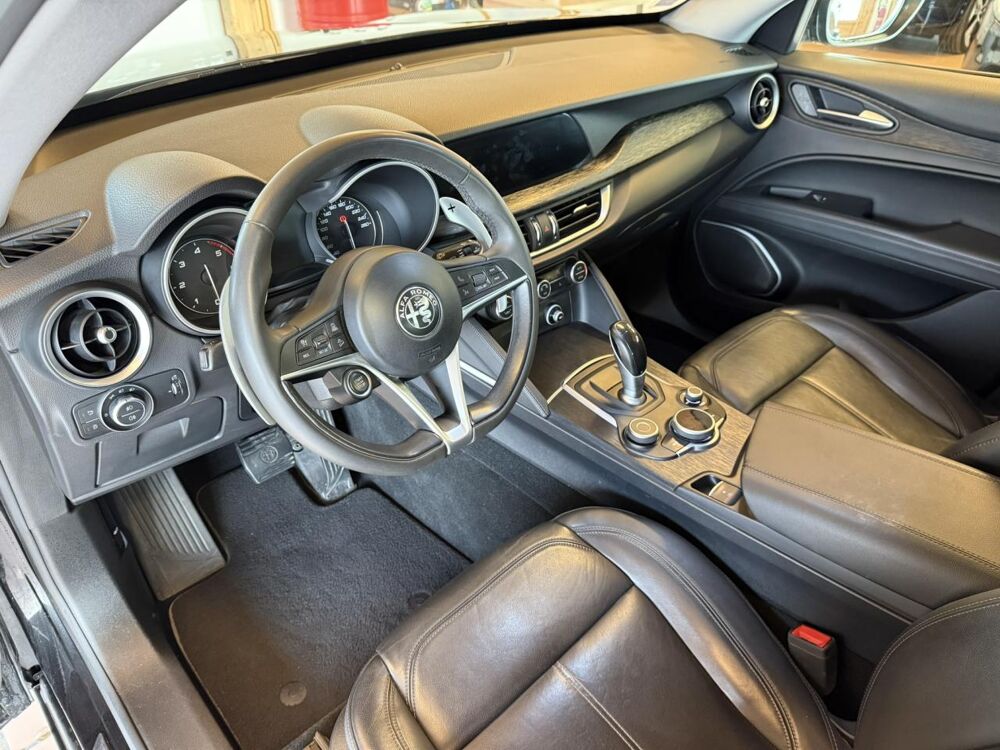 Stelvio 2.2 D - 190 - BVA Lusso / Revision + Distribution OK - Gara 2019 occasion 33700 M&eacute;rignac