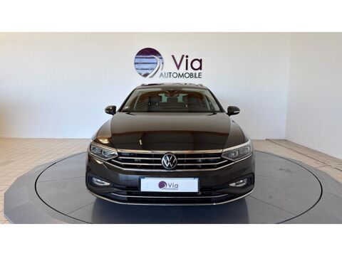 Passat SW 2.0 - 150 - BREAK Elegance / ATTELAGE / CARPLAY / TOIT O 2021 occasion 17600 Saujon