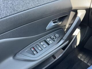 408 ALLURE 1.6 PHEV 180ch e-EAT8 **JANTES 19\'** 2024 occasion 44700 Orvault