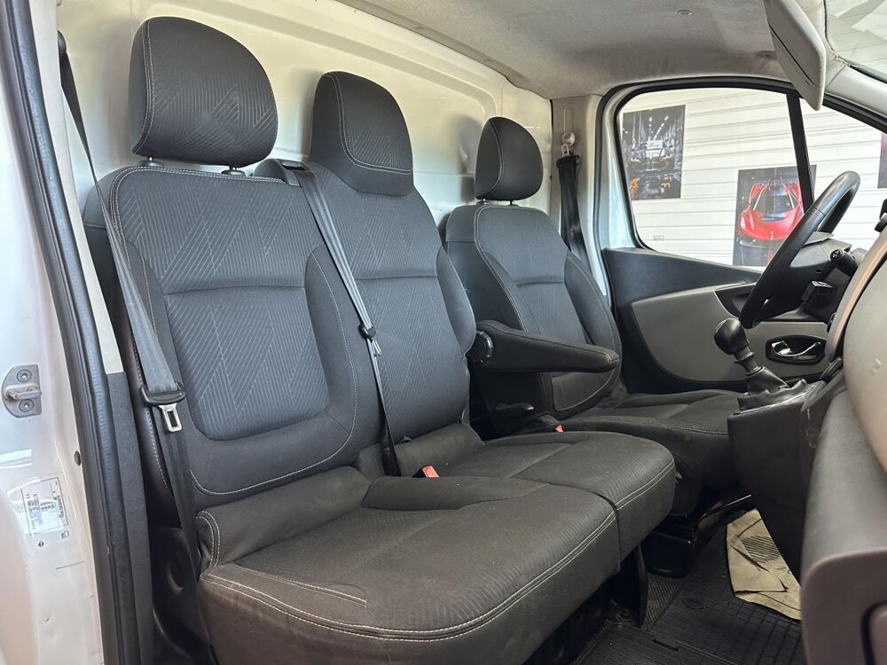NV300 Visia 2.8t L1H1 1.6 dCi - 95 FOURGON Fourgon L1H1 PHASE 1 2016 occasion 33370 Artigues-pr&egrave;s-Bordeaux
