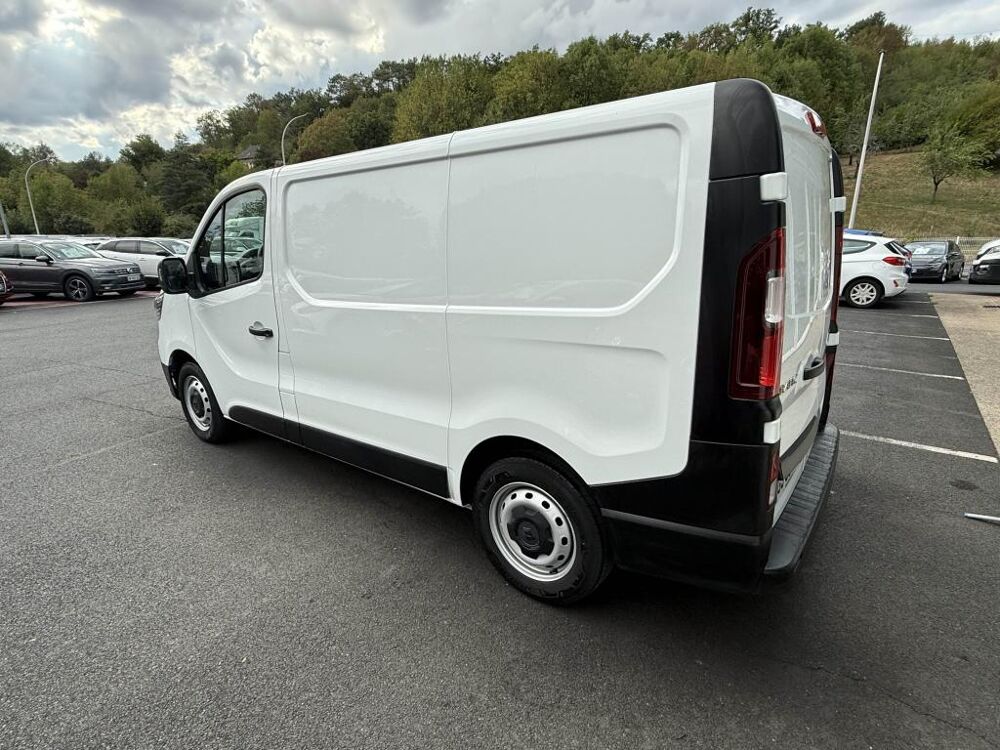 Trafic L1H1 2800 Kg 2.0 Blue dCi - 130 Fourgon Confort TVA RECUPERA 2022 occasion 19100 Brive-la-Gaillarde