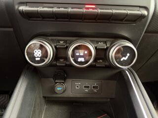 Clio 1.5 BLUEDCI 115CH INTENS GARANTIE 12 MOIS 2019 occasion 16000 Angoul&ecirc;me