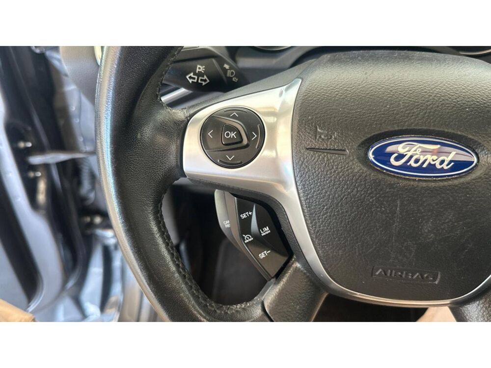 Kuga 2.0 TDCi 180 ch 4x4 BVA Titanium - ATTELAGE - TOIT OUVRANT - 2014 occasion 17600 Saujon