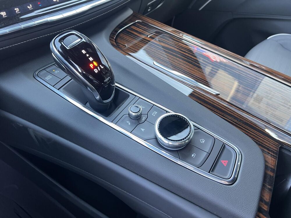 Escalade ESV Premium Luxury V8 6.2L CTTE FOURGON 2023 occasion 91830 Le Coudray-Montceaux