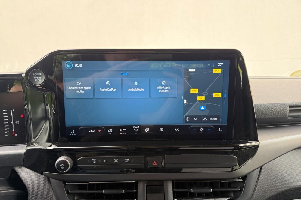 Tourneo VP II 320 L2 2.0 ECOBLUE 150 TITANIUM 9PL BVM6 2024 occasion 38550 Clonas-sur-Var&egrave;ze