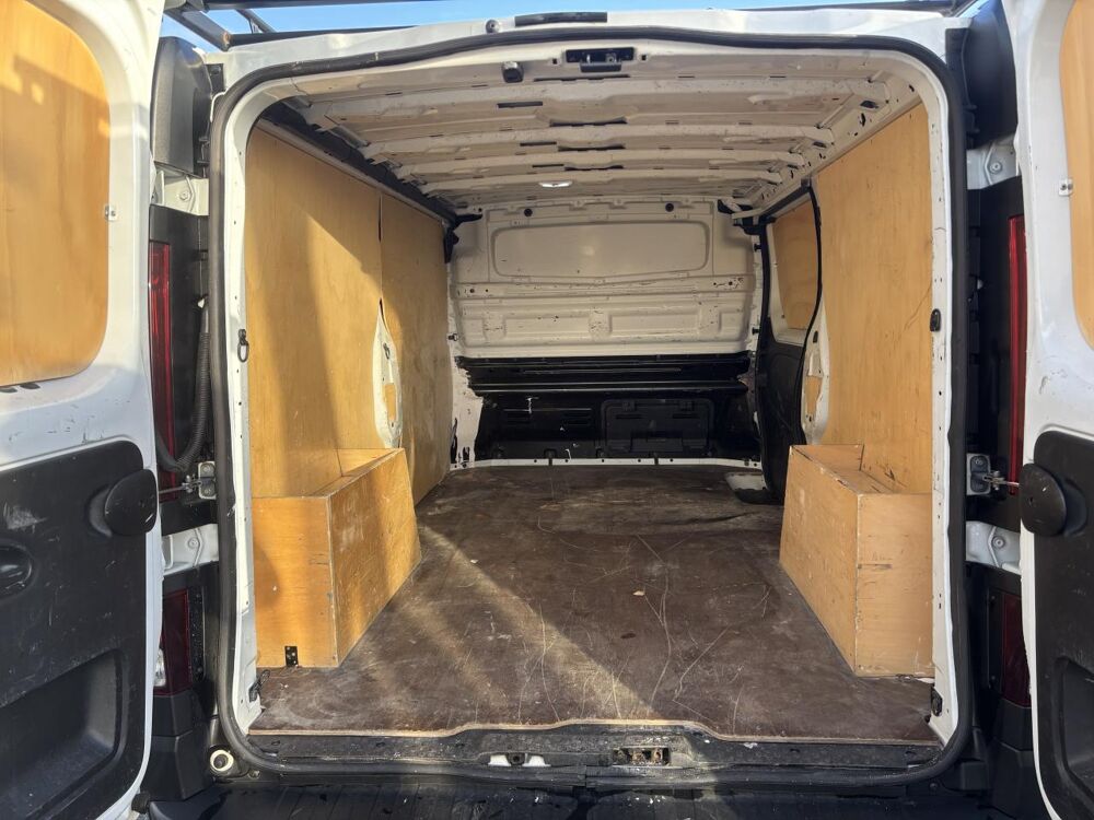 Trafic L2H1 1300 Kg 1.6 dCi 125 Grand Confort CARPLAY GALLERIE 2018 occasion 49070 Beaucouz&eacute;