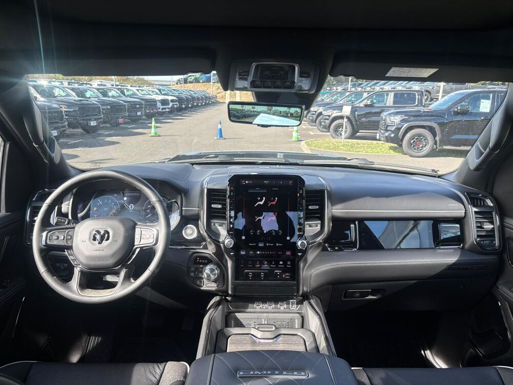 RAM 1500 CREW LIMITED NIGHT EDITION BOX HAYON MULTI V8 5,7L 2026 occasion 91830 Le Coudray-Montceaux