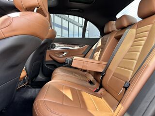 Classe E 220D BVA 9G-TRONIC AMG LINE PHASE 2 TOIT OUVRANT/CARPLAY ENT 2020 occasion 33450 Montussan
