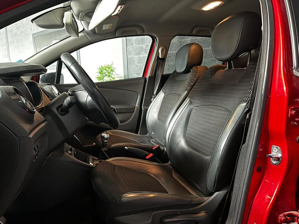 Captur 1.2 Energy TCe - 120 CH FINITION Intens GARANTIE 6 MOIS MINI 2016 occasion 33700 M&eacute;rignac