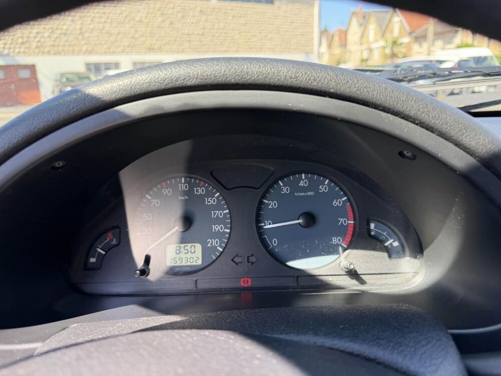 Saxo 1.4 - 75 BVA Exclusive 2000 occasion 19100 Brive-la-Gaillarde
