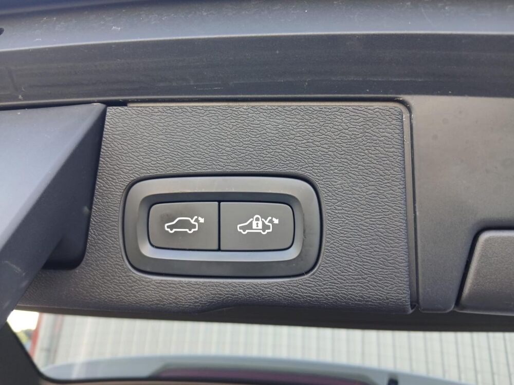 XC60 B4 Micro-Hybride Diesel / 197 Ch / BVA Geartronic / Finitio 2021 occasion 50640 Le Teilleul