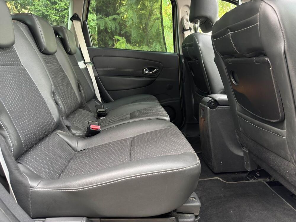 Sc&eacute;nic Grand 1.5 dCi FAP - 110 - BV EDC - 7pl GRAND III MONOSPACE 2013 occasion 77185 Lognes