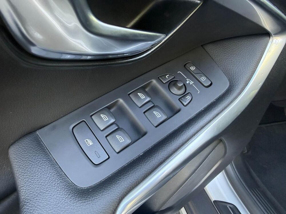 V40 Cross Country D3 - 150 - BVA Geartronic CROSS COUNTRY Summu 2016 occasion 77185 Lognes