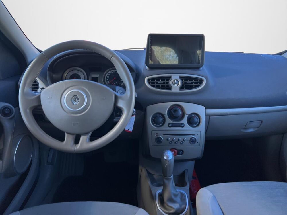 Clio 1.4i 16V III BERLINE Confort Dynamique PHASE 1 2006 occasion 06250 Mougins