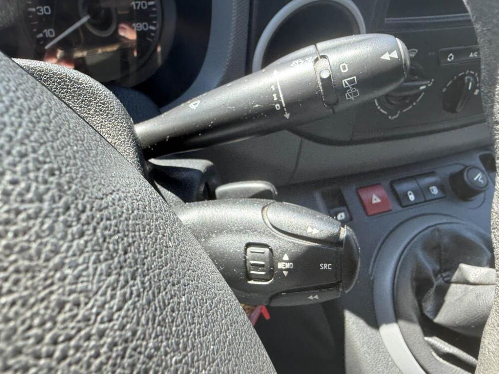 Partner L1 1.6 HDi FAP - 90 Fourgon Pack CD Clim Plus - ATTELAGE 2011 occasion 19100 Brive-la-Gaillarde