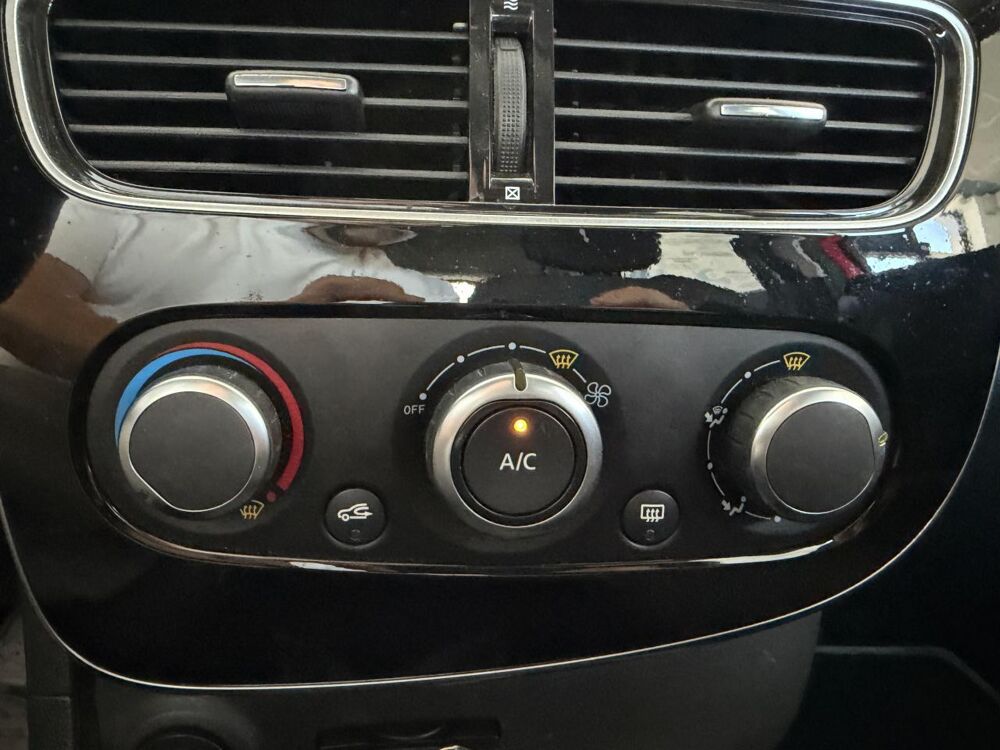 Clio IV 0.9 Energy TCe - 90  Zen PHASE 2 / 1ER MAIN / ENTRETIEN 2018 occasion 38400 Saint-Martin-d'H&egrave;res