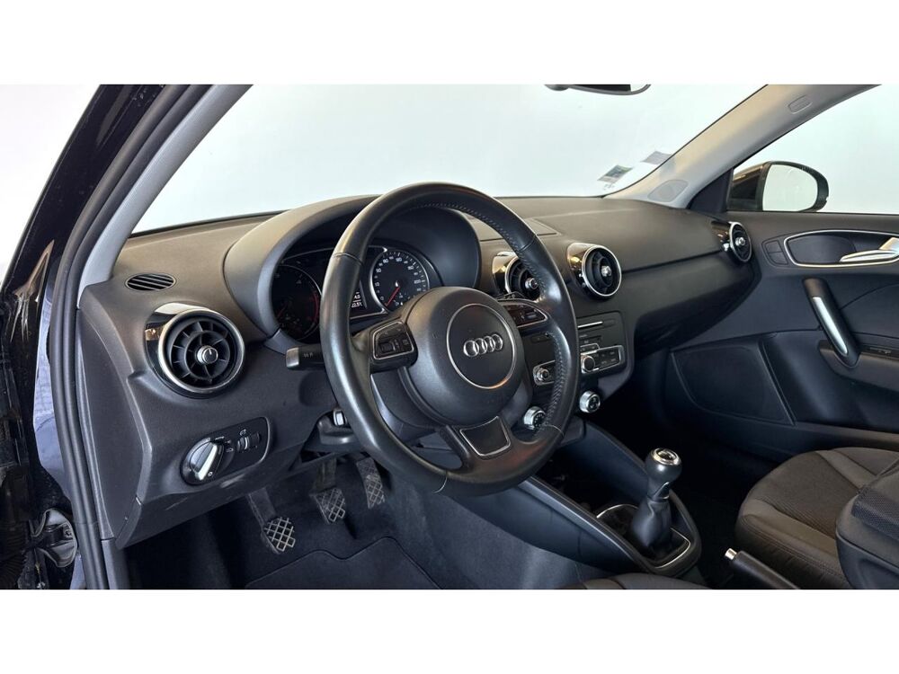 A1 Sportback 1.4 TDi ultra - 90 SPORTBACK / CAPTEUR SONORE / B 2017 occasion 17600 Saujon