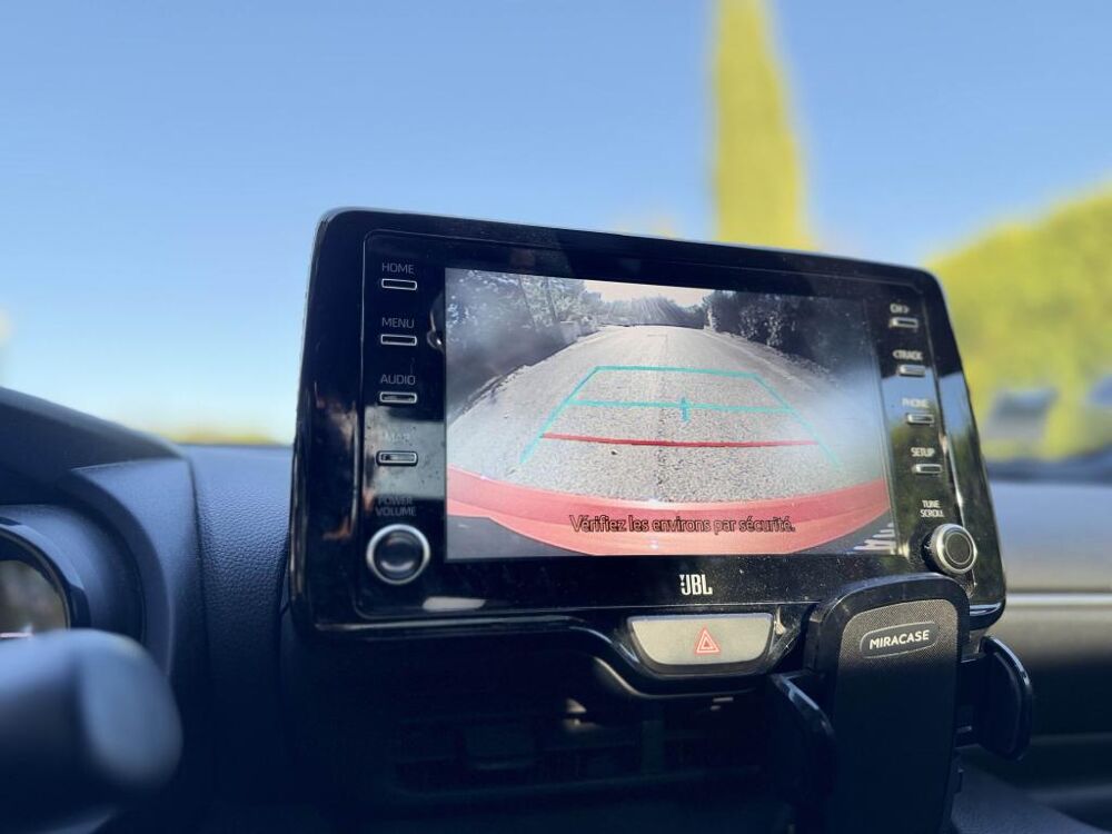 Yaris DESIGN Hybrid 116Ch - CAM - TOIT PANO - CARPLAY - REGULATEUR 2021 occasion 13760 Saint-Cannat