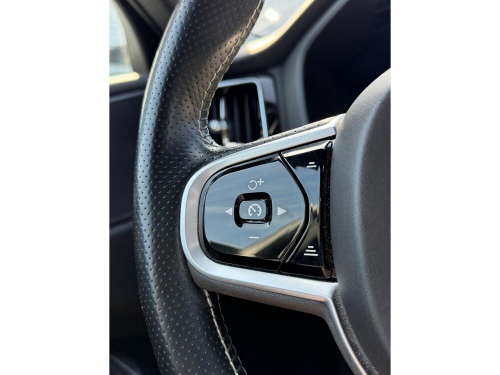 XC60 R-DESIGN D4 AdBlue 190 Geartronic attelage 2019 occasion 44700 Orvault