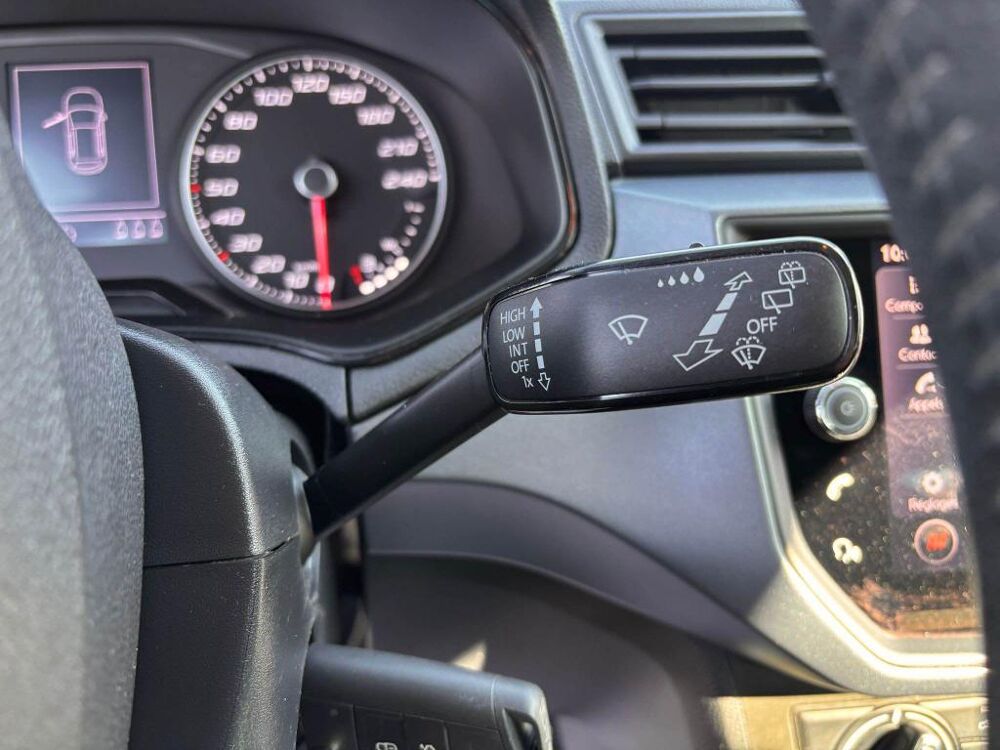 Arona 1.0 EcoTSI - 95 S&S Urban gps + clim + camera AR + Radar AR 2021 occasion 19100 Brive-la-Gaillarde