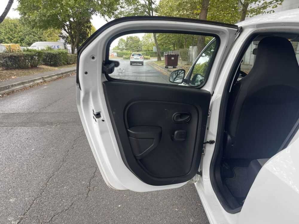 Twingo 1.0 SCe - 70 E6C Bo&icirc;te courte III BERLINE Life 2 2018 occasion 77185 Lognes