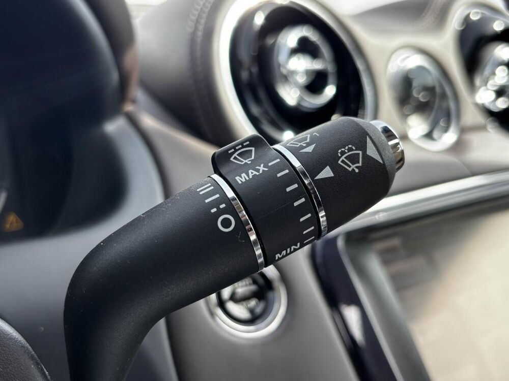 XJ Courte - 3.0 D V6 - 275ch - BVA 8 - Luxe Premium Phase 1 - G 2013 occasion 76710 Eslettes