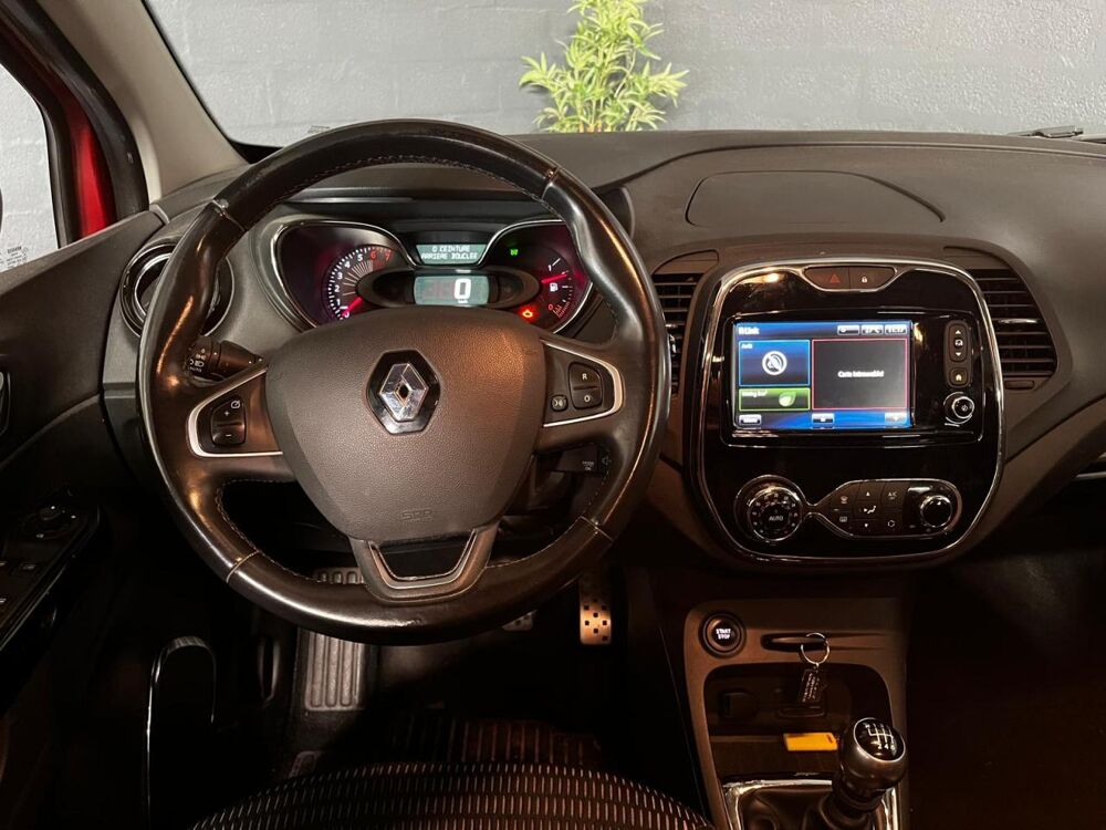 Captur 1.2 Energy TCe - 120 CH FINITION Intens GARANTIE 6 MOIS MINI 2016 occasion 33700 M&eacute;rignac