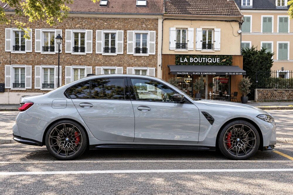 M3 BMW G80 Competition 510 ch Brooklyn Grey Si&egrave;ges ventil&eacute;s Har 2021 occasion 78760 Jouars-Pontchartrain