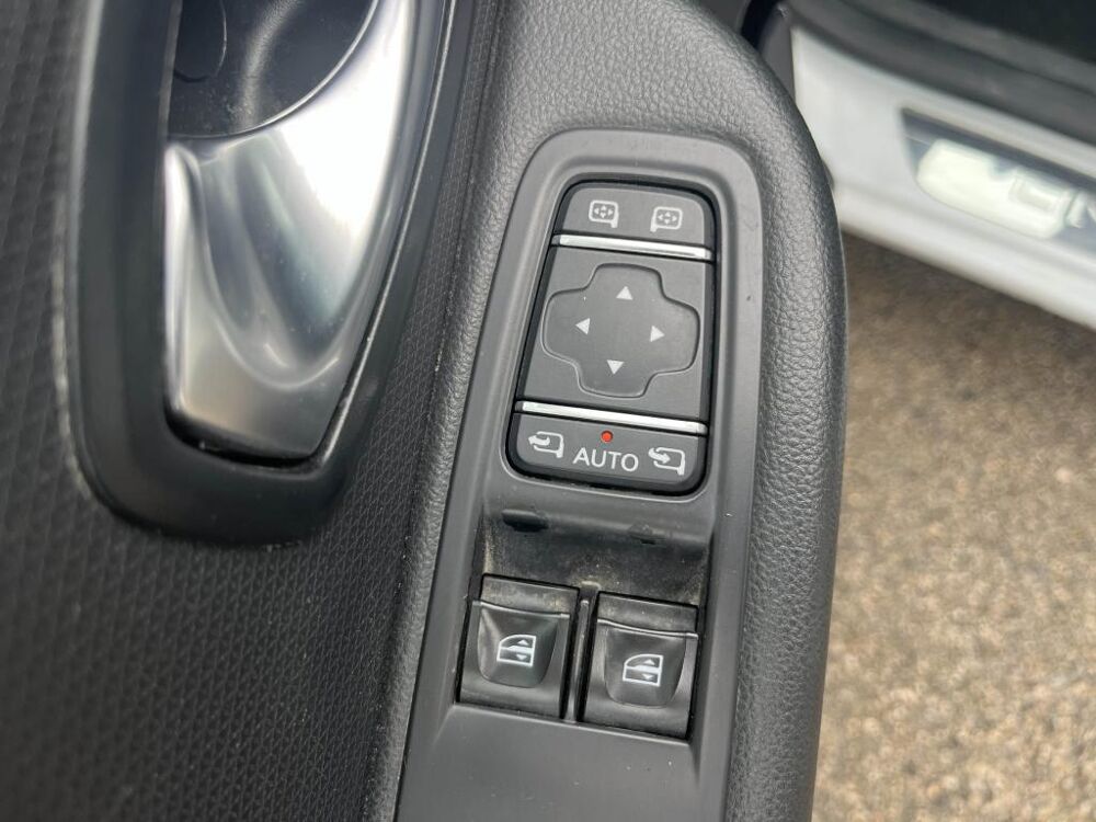 Clio 1.2 TCE 120ch - CLIM - BLUETOOTH - REGULATEUR 2017 occasion 13760 Saint-Cannat