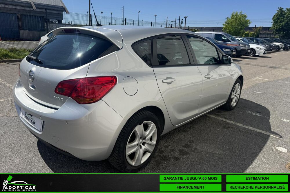 Astra 1.4i Twinport - 100 J BERLINE Essentia PHASE 1 2011 occasion 77185 Lognes