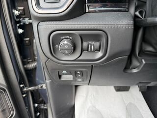 RAM 1500 CREW LIMITED V8 5.7L HEMI HAYON MULTI 2026 occasion 91830 Le Coudray-Montceaux