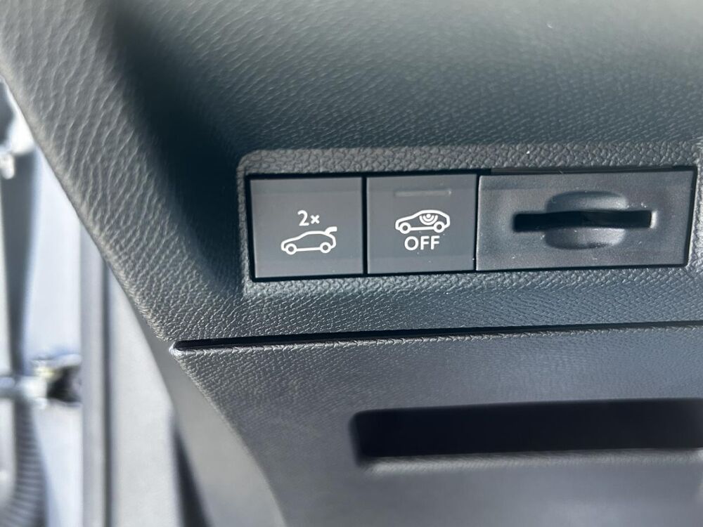 5008 1.2i Hybrid 145 GT e-DCS6 7pl  GPS  Alcantara  DriveAssis 2025 occasion 34190 Ganges