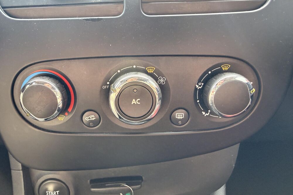 Clio 1.2 GPL - 75 BERLINE Zen - BLEUTOOTH - CLIMATISATION 2013 occasion 78760 Jouars-Pontchartrain