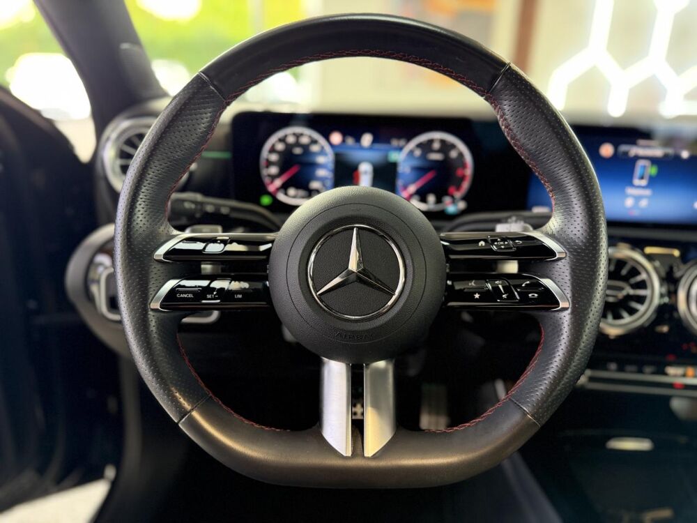 Classe A 2.0 180 D 115CH AMG LINE 8G-DCT BVA GARANTIE 12 MOIS 2023 occasion 16000 Angoul&ecirc;me