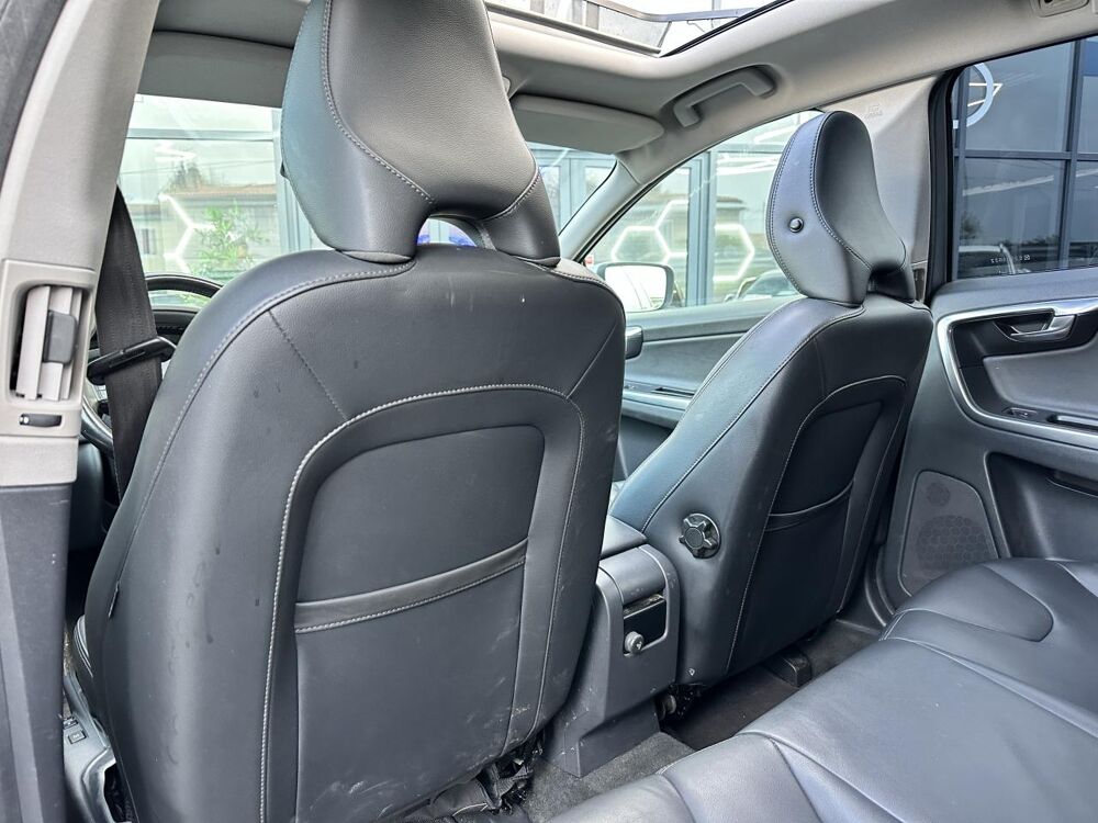 XC60 D4 AWD 181CH BVA GEARTRONIC XENIUM ENTRETIEN A JOUR - GARAN 2013 occasion 33450 Montussan