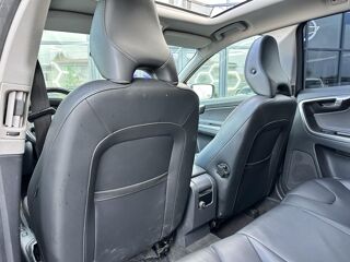 XC60 D4 AWD 181CH BVA GEARTRONIC XENIUM ENTRETIEN A JOUR - GARAN 2013 occasion 33450 Montussan